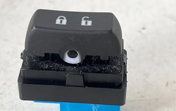 Opel Mokka X Child safety switch 9529 804020 9160
