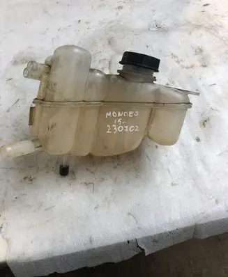 Ford Mondeo MK V Coolant expansion tank/reservoir Dg938101aa