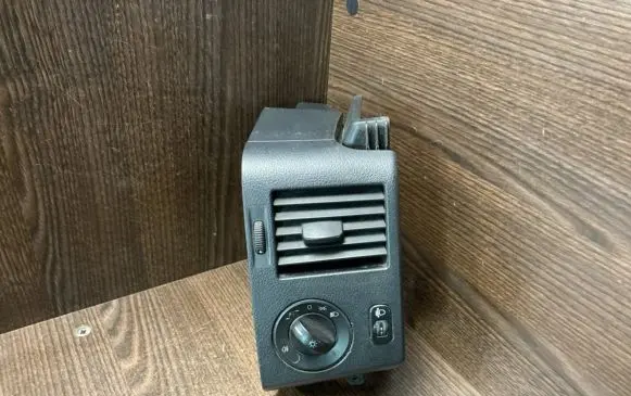 Mercedes-Benz Sprinter W906 Light switch 9065450504