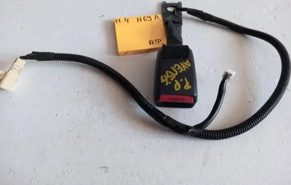 Toyota Avensis T250 Front seatbelt buckle 1212123