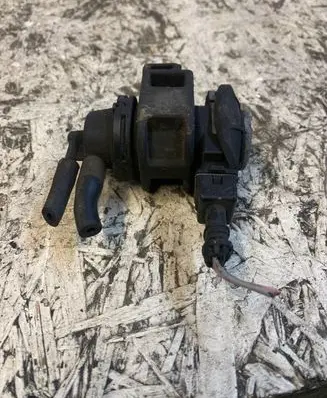 Nissan Juke I F15 Turbo solenoid valve