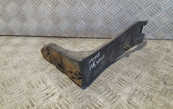 Audi A4 S4 B6 8E 8H Fender mounting bracket 8E0821137B