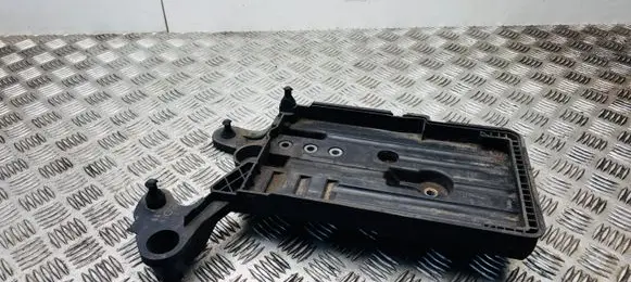 Audi A3 S3 8V Battery tray 5Q0915321G 5Q0915331H