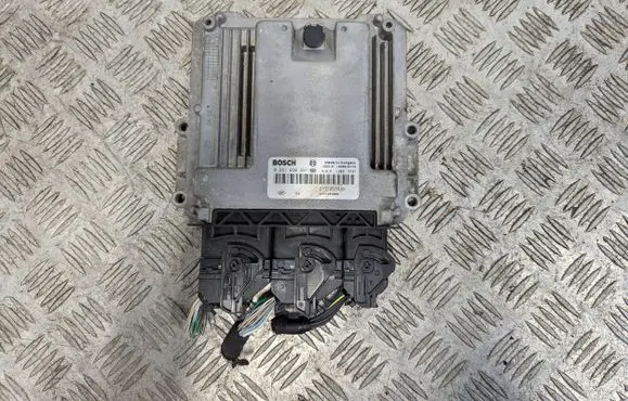 Opel Vivaro Engine control unit/module 237103888R 0281030991
