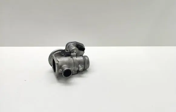 BMW 5 E60 E61 Throttle valve 70045000 7791480