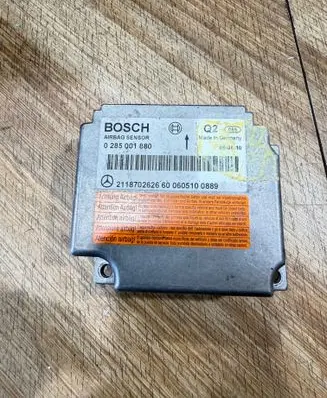 Mercedes-Benz CLS C219 Airbag control unit/module 0285001880 2118702626 0605100889