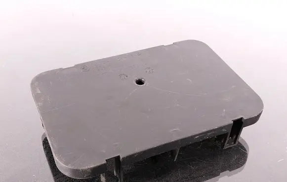 BMW X5 E70 Quarter panel pressure vent 64229122453