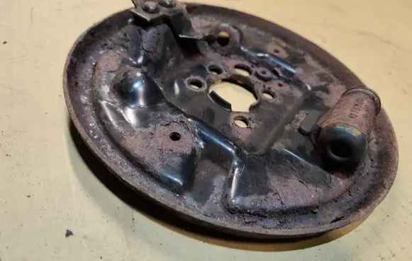 Chrysler Sebring (FJ - JX) Rear brake disc plate dust cover 