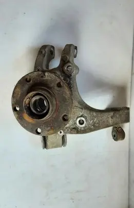 Rear wheel hub spindle/knuckle