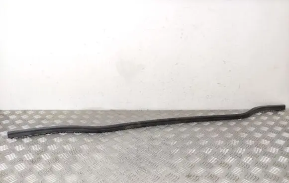 Volkswagen PASSAT B8 Engine compartment rubber 