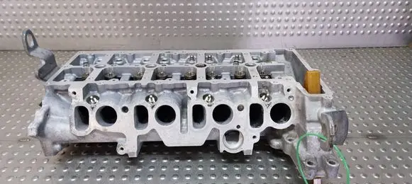 BMW X3 E83 Engine head S26372371 7787678