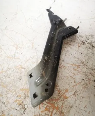 Audi Q5 SQ5 Fender mounting bracket 8R0821135
