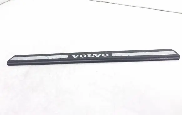 Volvo XC70 Front sill trim cover 8659960
