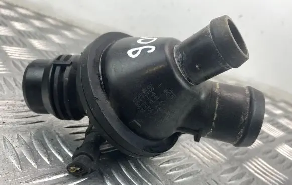 BMW 5 GT F07 Thermostat/thermostat housing 10106811