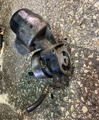 Nissan King Cab, Navara Gearbox / Transmission oil cooler 