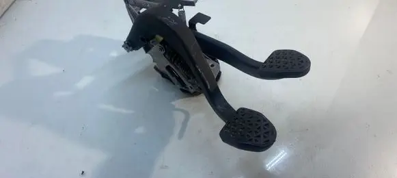 BMW 1 F20 F21 Pedal assembly 67622590 678711