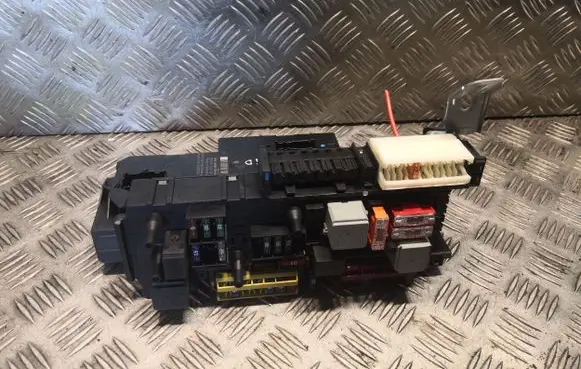 Mercedes-Benz E W212 Fuse box set 2129005101 A2129005101