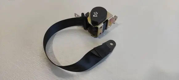 Peugeot 607 Rear seatbelt 4502311