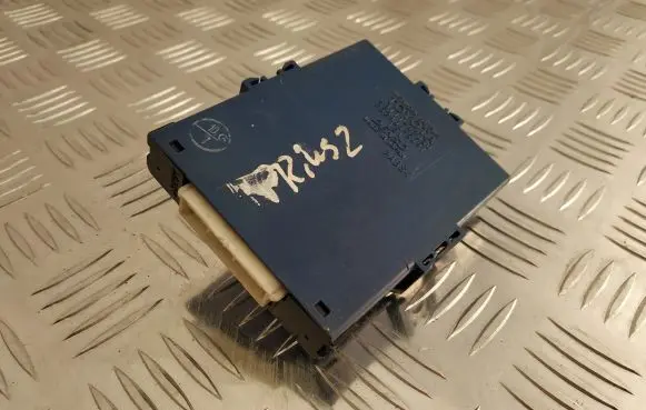 Toyota Prius (XW20) Central body control module 8911147030 2324005091