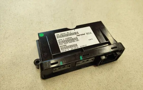 Tesla Model S Door control unit/module 100310100C P0748P10D 60024582