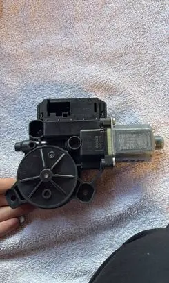 Volkswagen Polo V 6R Rear door window regulator motor 6R0959811AA