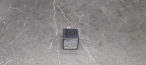 Ford Scorpio Fuel pump relay 85GG14N089EA