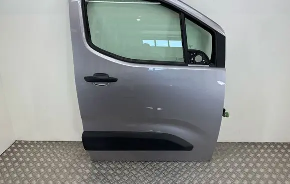 Opel Combo E Front door