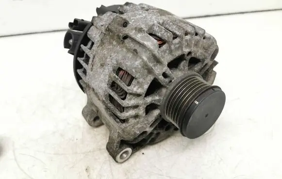 Citroen Berlingo Generator/alternator 9665617780 TG15C134 2605546A