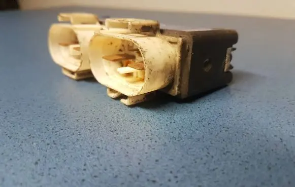 Coolant fan relay
