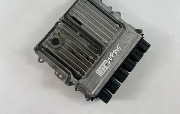 BMW 5 G30 G31 Engine control unit/module ECU 8740357 0261S19972