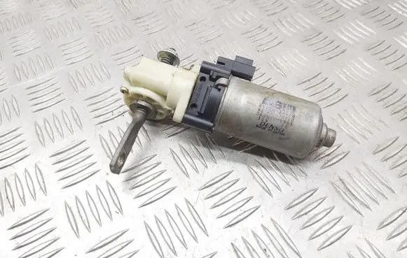 Toyota Avensis T250 Seat adjustment motor 8582033020