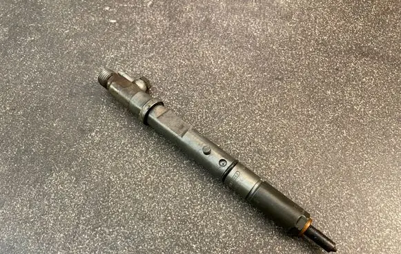 Audi A6 S6 C5 4B Fuel injector 059130201D
