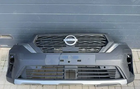 Nissan Townstar Front bumper 620223081R