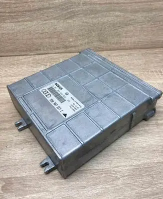 Audi A4 S4 B5 8D Engine control unit/module ECU 8D0907557C 0261203938