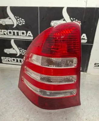 Mercedes-Benz C W203 Rear/tail lights 2038202364 3313732023