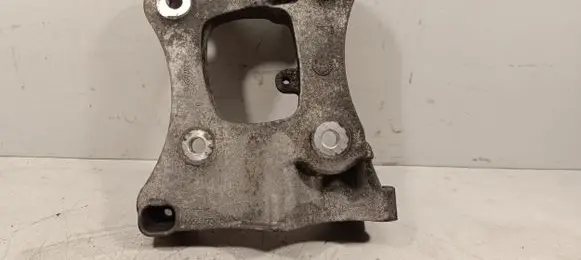Opel Insignia B Engine mounting bracket 55588573 428702815