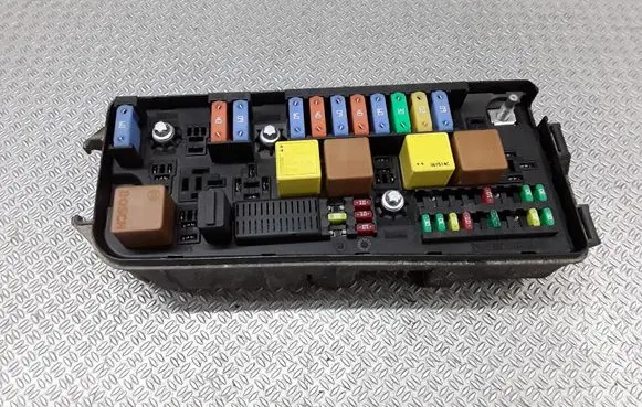 Cadillac BLS Fuse module 460023260