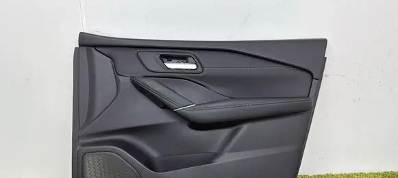 Nissan Qashqai J12 Front door card panel trim 809a0-6un0a