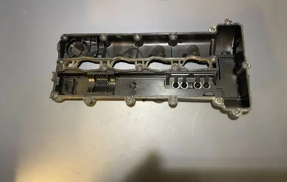 Mercedes-Benz C W204 Rocker cam cover A6510105844