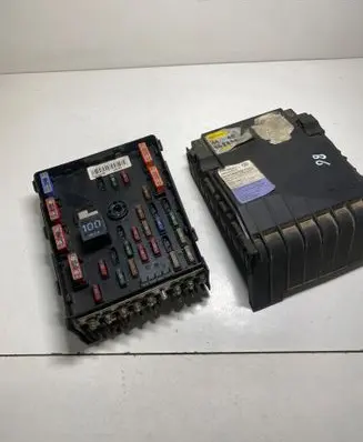 Volkswagen PASSAT B6 Fuse module 3C0937125 63592777