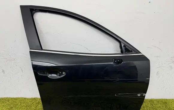 Mazda 3 III Front door