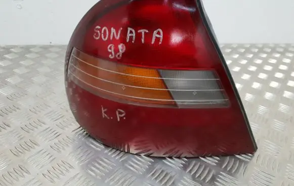 Hyundai Sonata Rear/tail lights 92401345