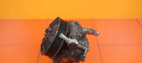 BMW 3 E90 E91 Power steering pump 7537862 N52B25A