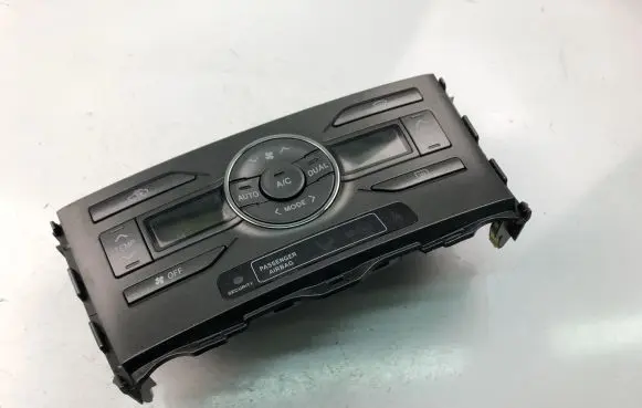 Toyota Auris 150 Interior fan control switch 5590002220