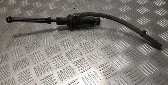 Renault Latitude (L70) Clutch master cylinder 306100032R