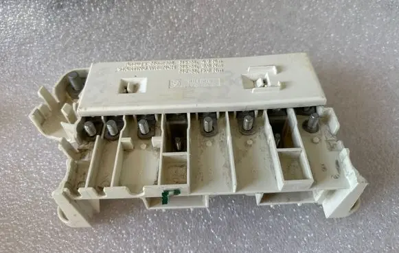 BMW 5 E39 Fuse module 61138365530 17640 53917145