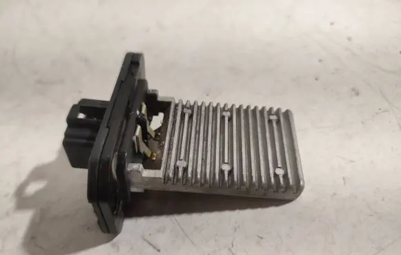 KIA Sedona Heater blower motor/fan resistor 02j12
