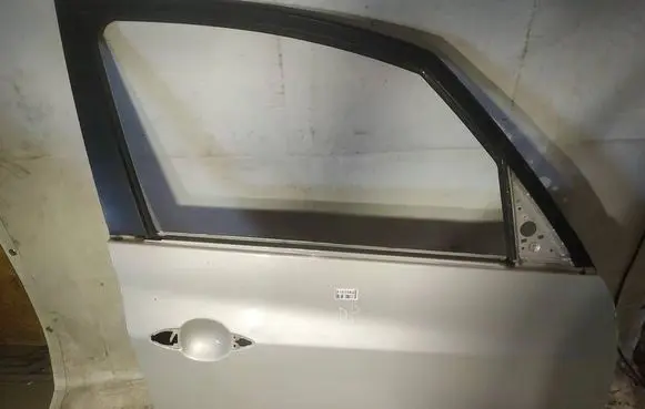KIA Venga Front door rudos