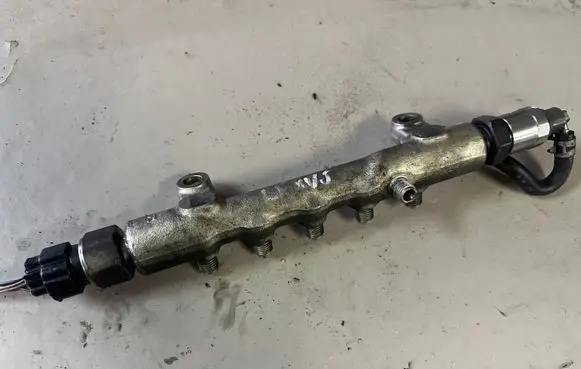 Lexus IS 220D-250-350 Fuel main line pipe
