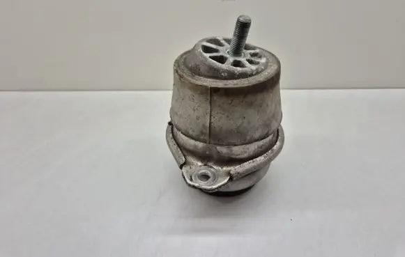 Porsche Cayenne (92A) Engine mount bracket 7P6199131